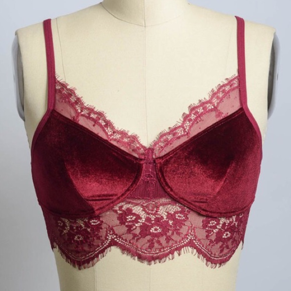 ❗️CLOSING SALE❗️ Burgundy Velvet and Lace Bralette - Picture 3 of 4